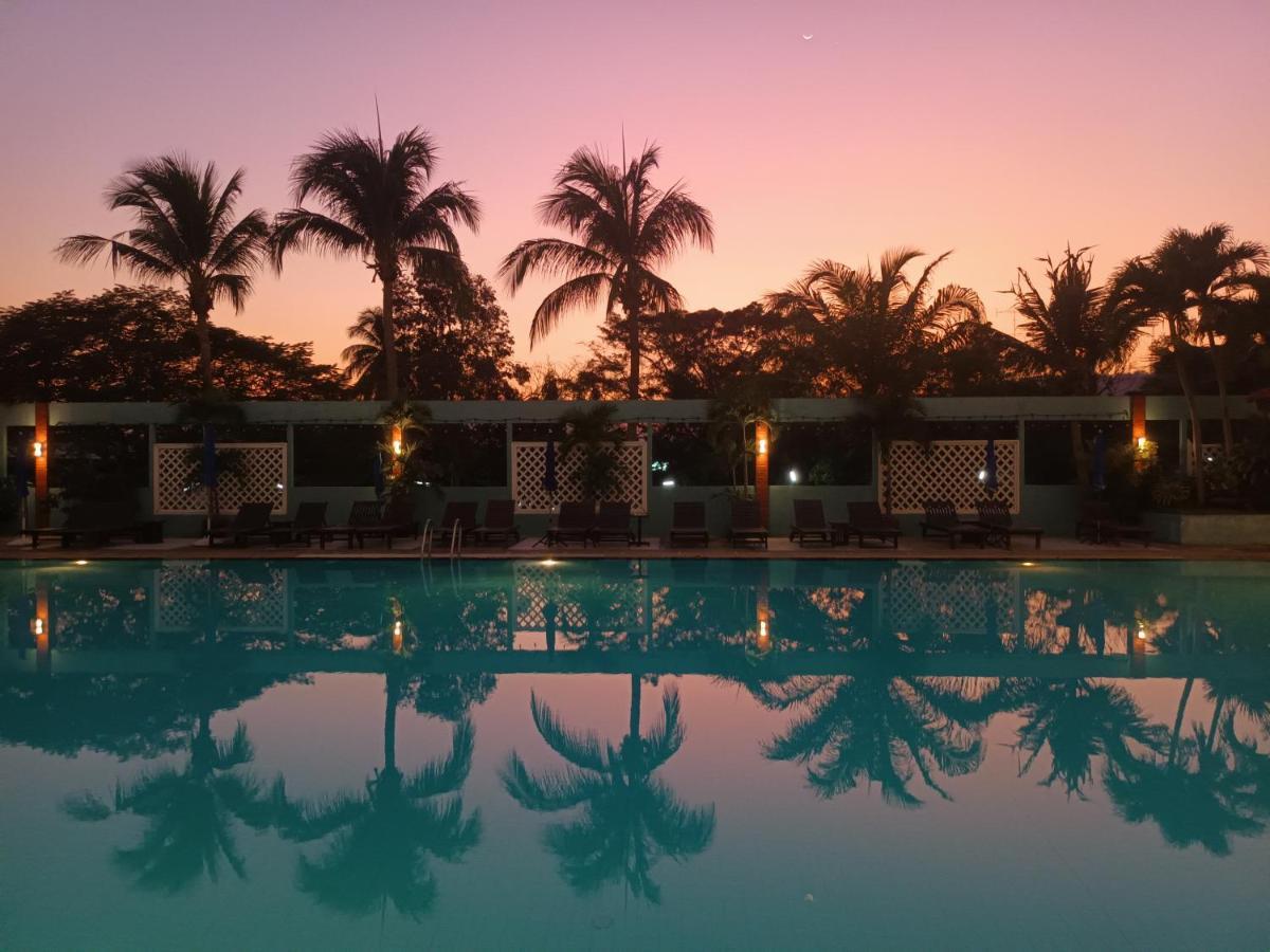 Hua Hin Grand Hotel And Plaza - Sha Extra Plus Exteriör bild